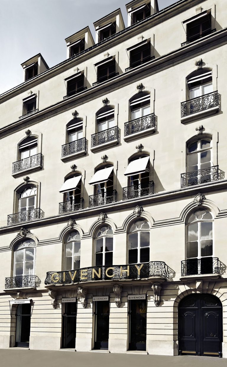 Thélios: Partnerschaft mit Pariser Modehaus Givenchy