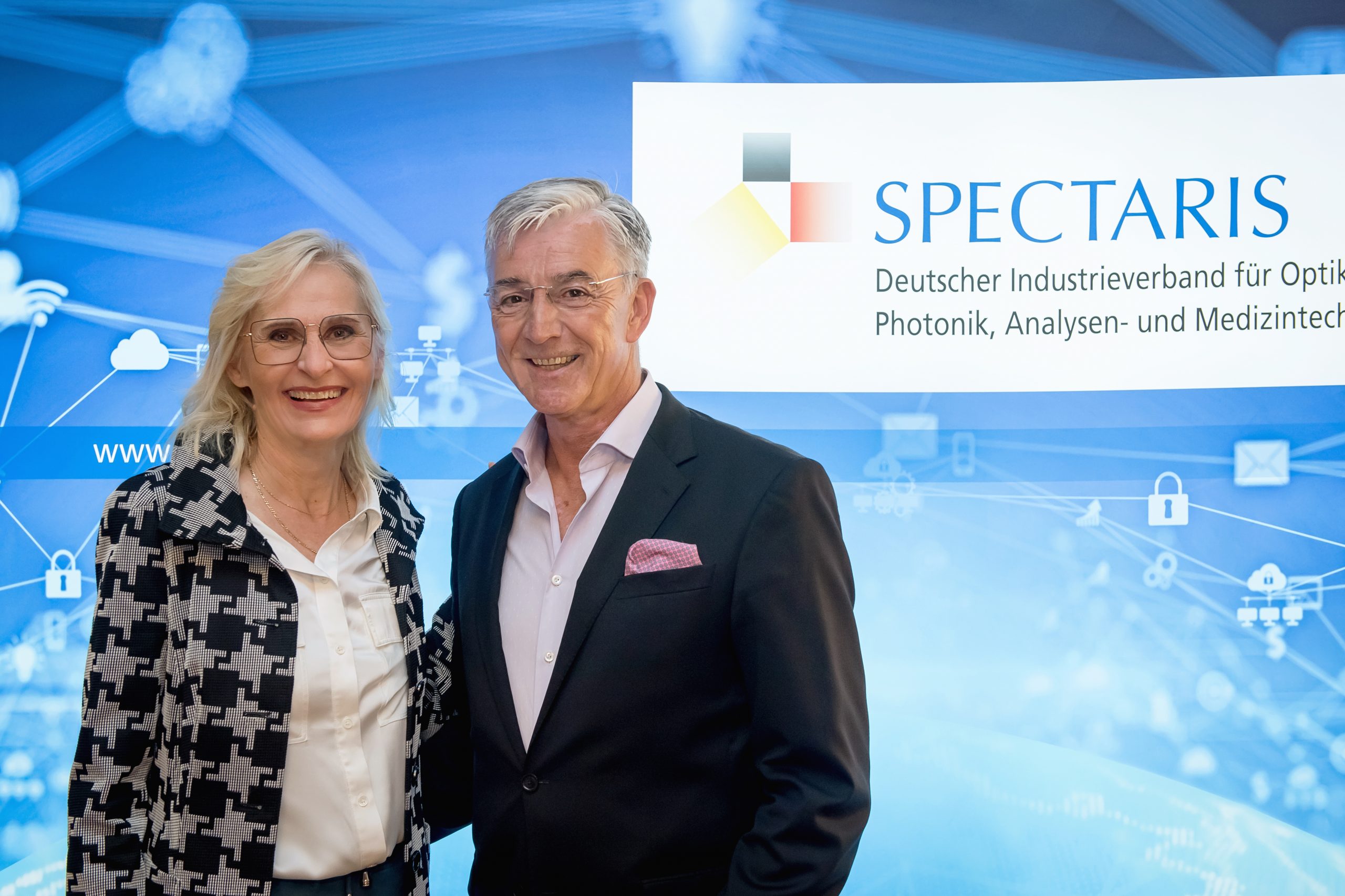 Josef May und Mirjam Rösch auf dem Spectaris-Branchentag Consumer Optics 2022