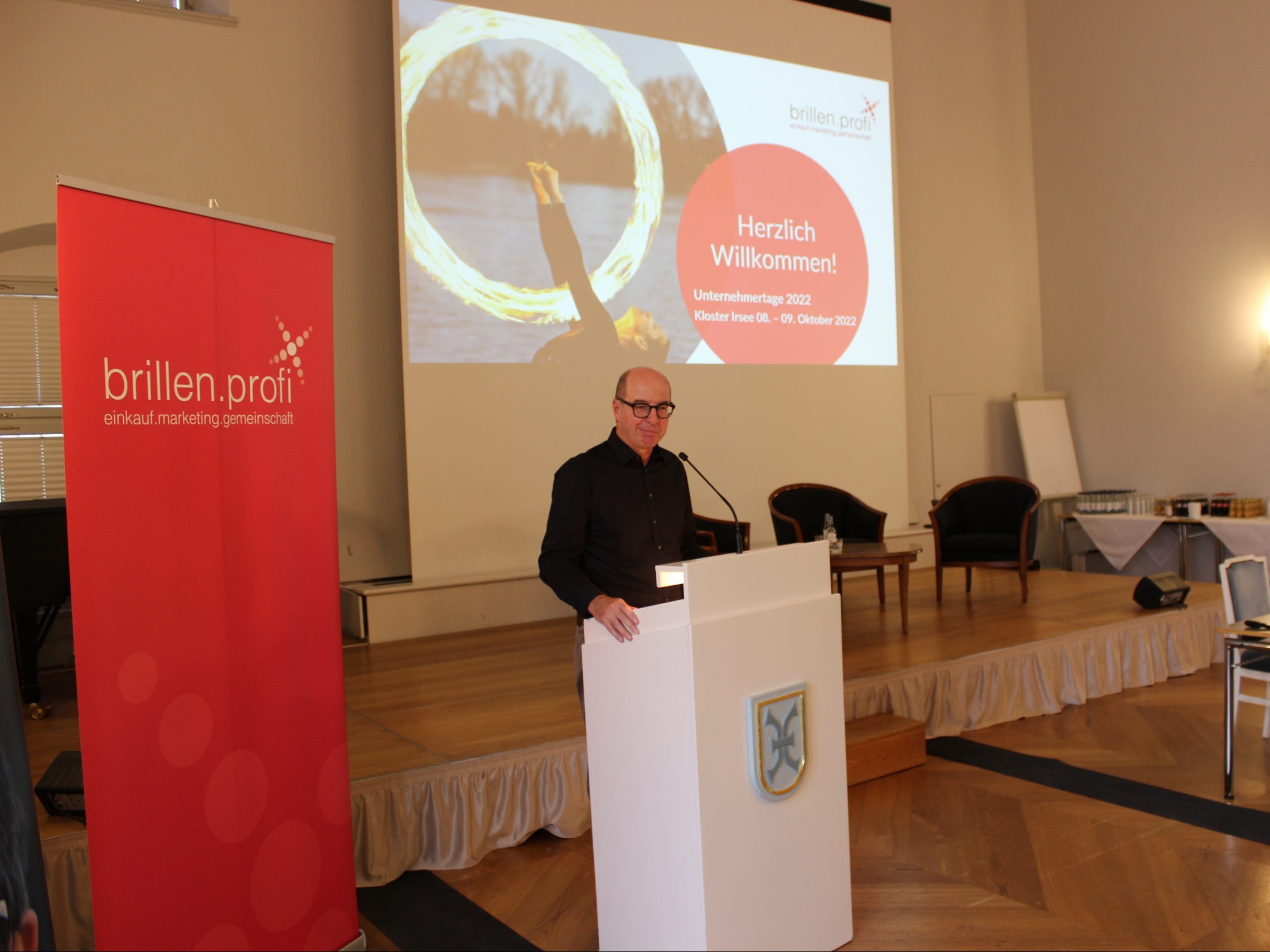 Brillen-Profi Geschäftsführer Gerhard Langseder auf den Unternehmertagen 2022 in Kloster Irsee.
