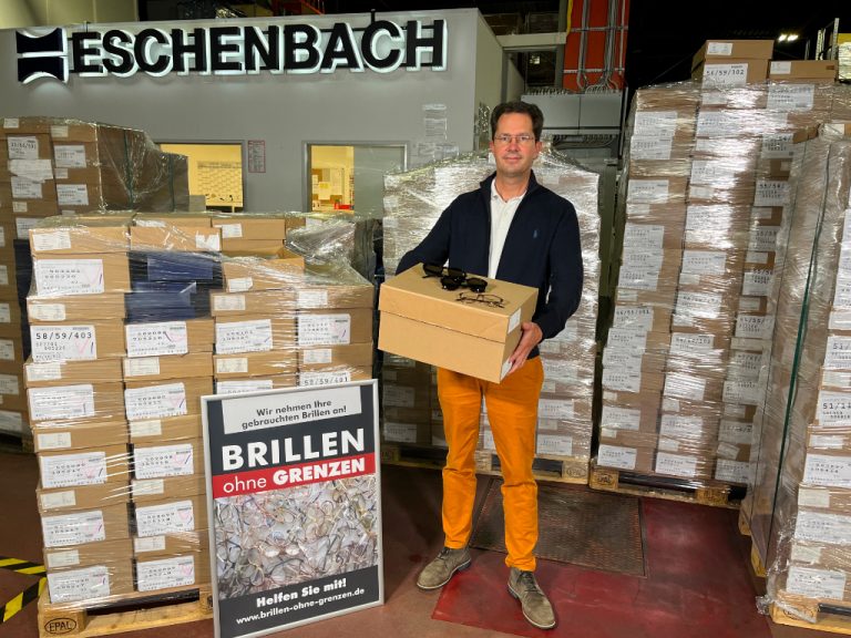 Eschenbach Optik: Spende an Brillen-ohne-Grenzen