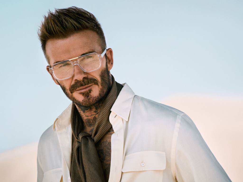 Kampagnenmotiv mit David Beckham für Eyewear by David Beckham
