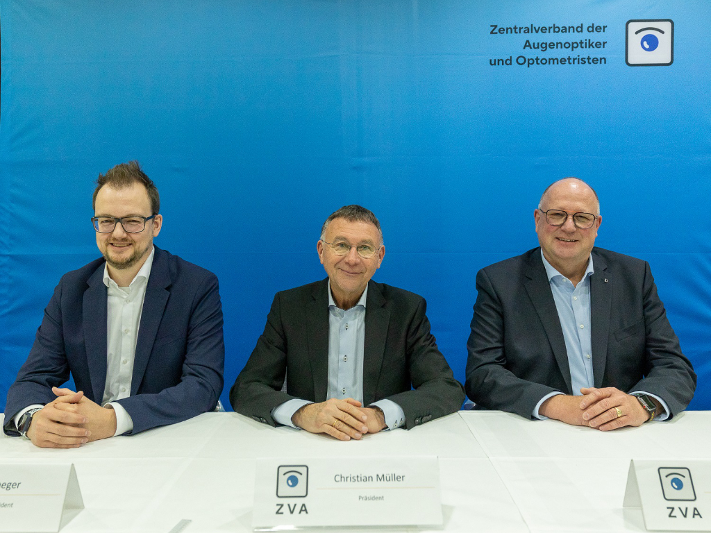 Das neue ZVA-Präsidium mit Vizepräsident Kai Jaeger, Präsident Christian Müller, Vizepräsident Armin Ameloh