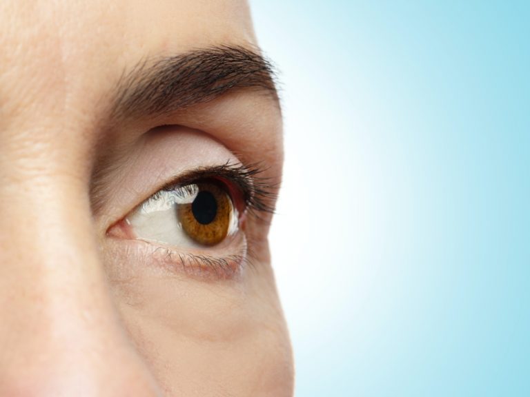 Menicon: „All-in-One“-Lösung für weiche Kontaktlinsen