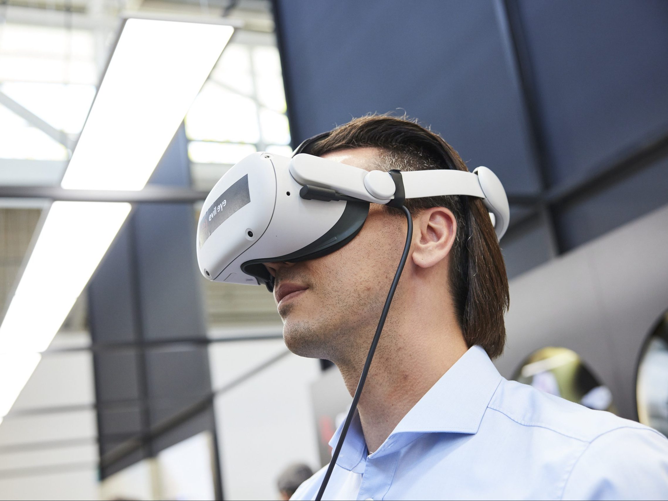 Die Opti präsentiert die Trends von Morgen. Die VR-Brille als Teil des Trends.