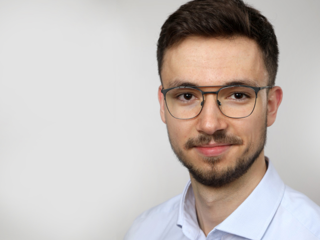 Maximilian Freiberg, Optometrist aus Berlin, Gewinner des Rupp + Hubrach (R+H) Wissenschaftspreis 2023