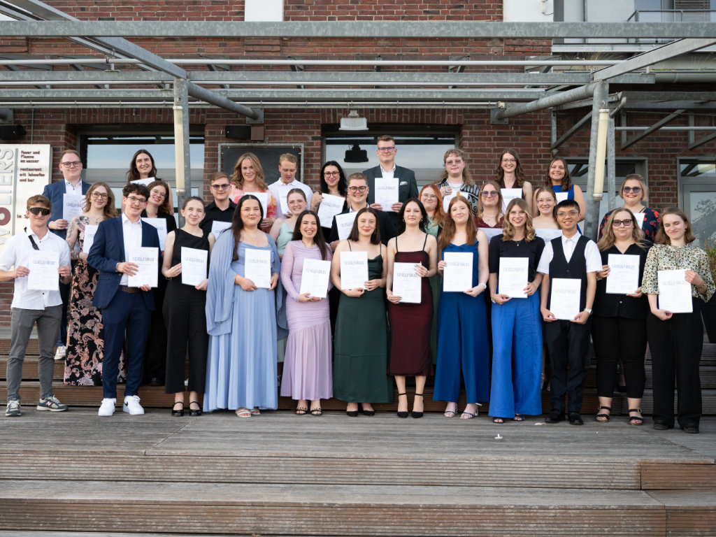 Teilnehmer der Augenoptikergesellen-Lossprechungsfeier 2025 im Bezirk Münster