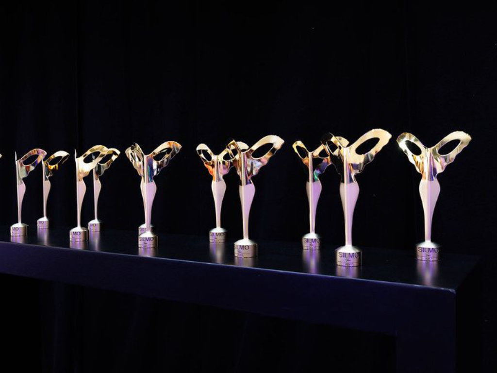 Aufgereihte goldene Silmo d’Or-Preise