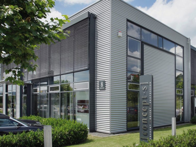 Außenansicht des Firmengebäudes von Concept-S Ladenbau & Objektdesign in Schorndorf