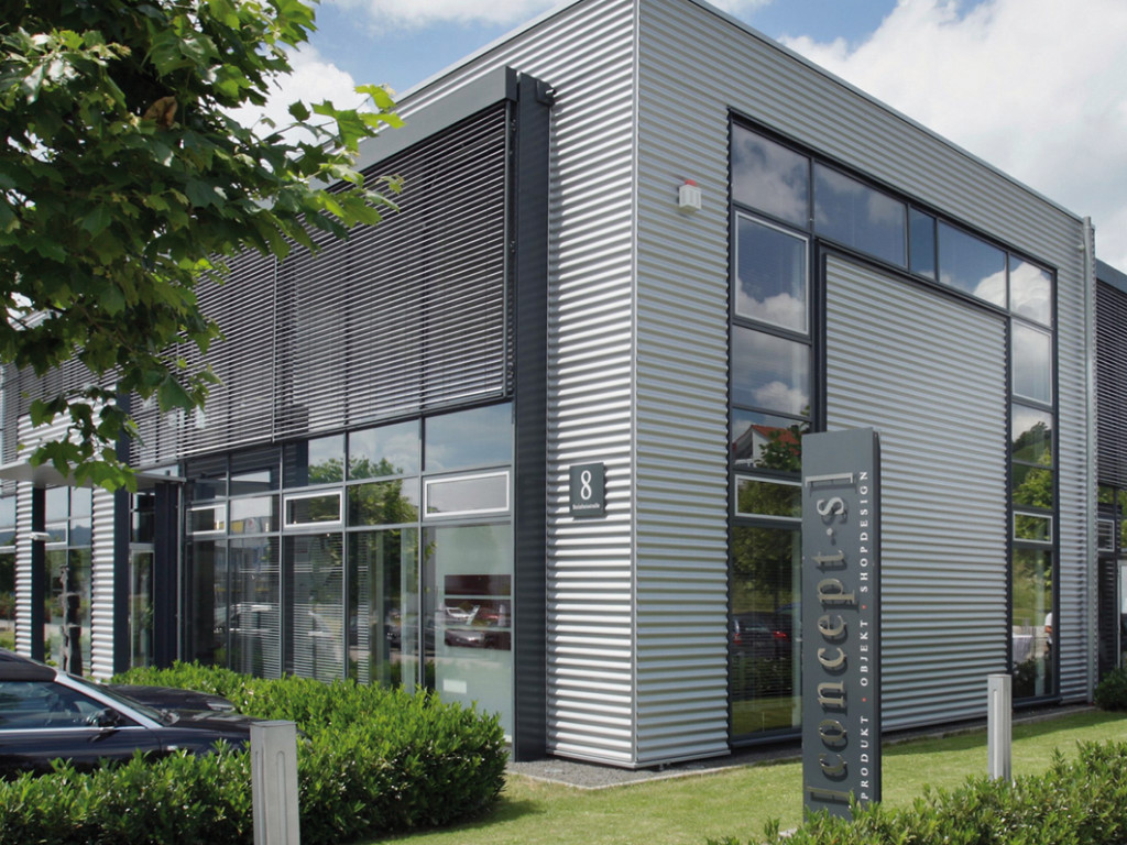 Außenansicht des Firmengebäudes von Concept-S Ladenbau & Objektdesign in Schorndorf