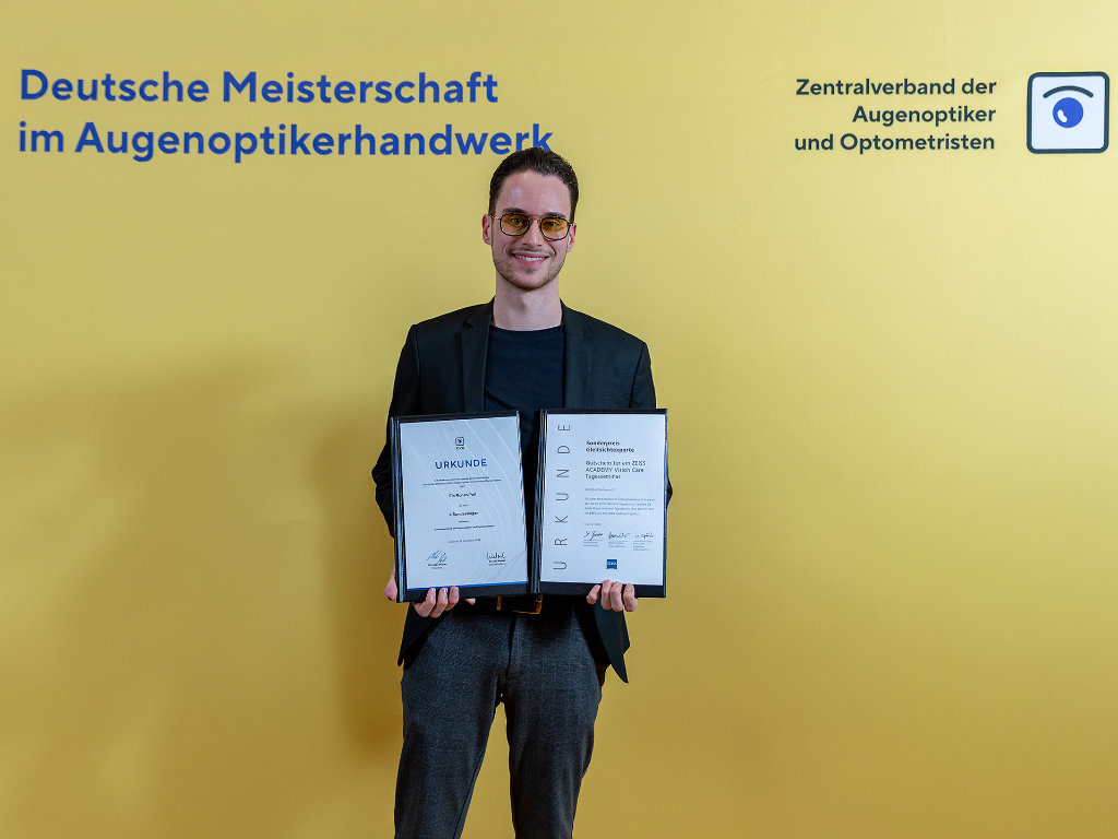 Fin Ronan Poll aus Mecklenburg-Vorpommern gewann die Deutsche Meisterschaft im Augenoptiker-Handwerk als 1. Bundessieger und erhielt dazu noch den Sonderpreis „Gleitsichtexperte“