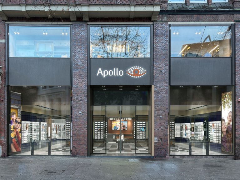 Außenansicht Apollo Flagship-Store auf der Mönckebergstraße 11 in Hamburg