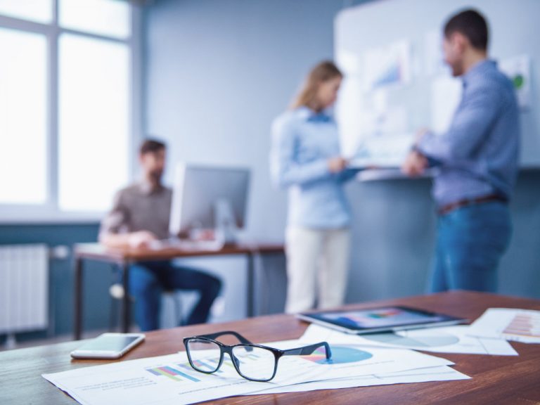 Geschäftsleute während eines Workshops