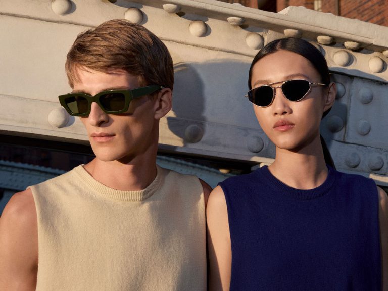 Männliches und weibliches Model tragen eine Oliver Peoples x Jil Sander Sonnenbrille