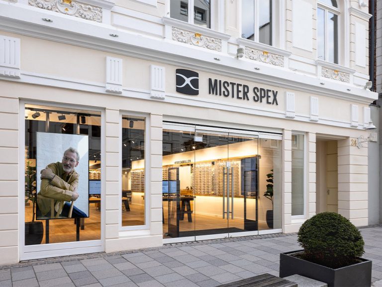 Außenansicht neue Mister Spex-Filiale in Hamburg-Bergedorf