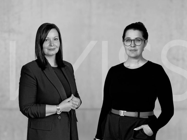 Von links: Delia Matt und Simone Baar als neue Sales Managerinnen im Vertrieb von Optiswiss