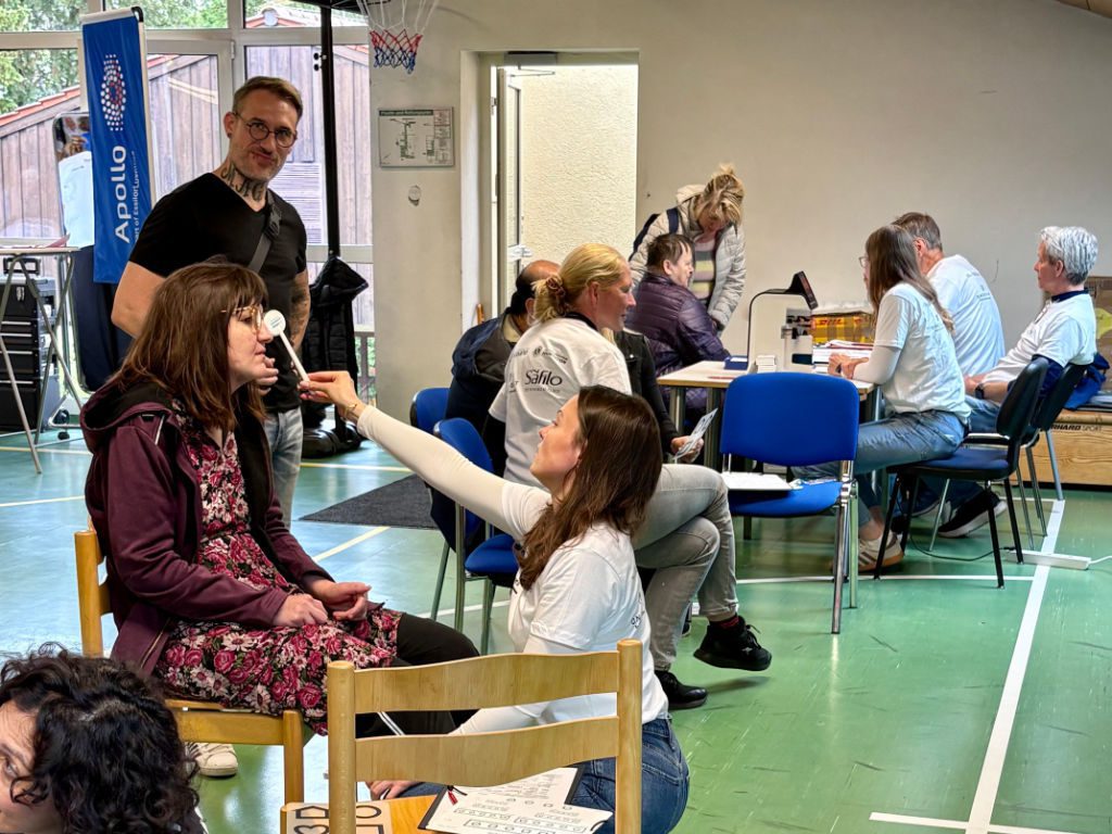 Sehscreening am 9. und 10. Juni im Monsignore-Bleyer-Haus in München für Menschen mit geistiger Behinderung, ausgerichtet von der OneSight Foundation der EssilorLuxottica-Gruppe und Special Olympics Bayern