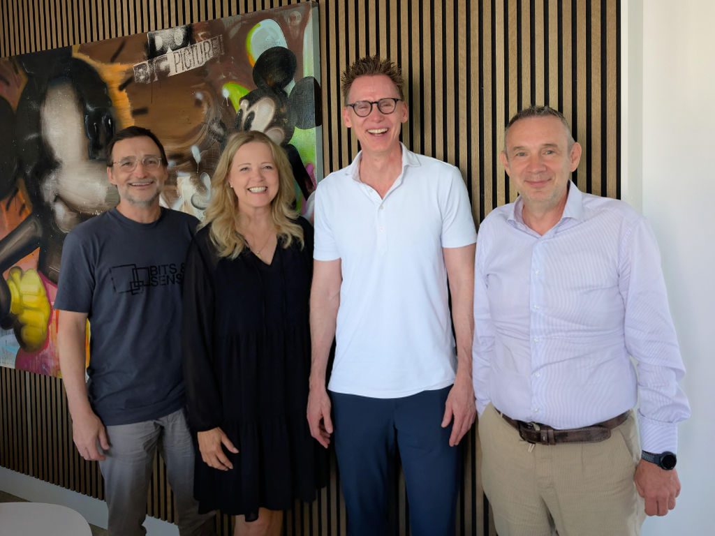 Von links: Carsten Wrede (Geschäftsführer Agentur Tresohr Studios), Ute Limberg (Geschäftsführerin AOV NRW), Frank Busemann (früherer Zehnkämpfer) und Stefan Herburg (Geschäftsführer Servicegesellschaft AOS Augenoptiker Service GmbH)