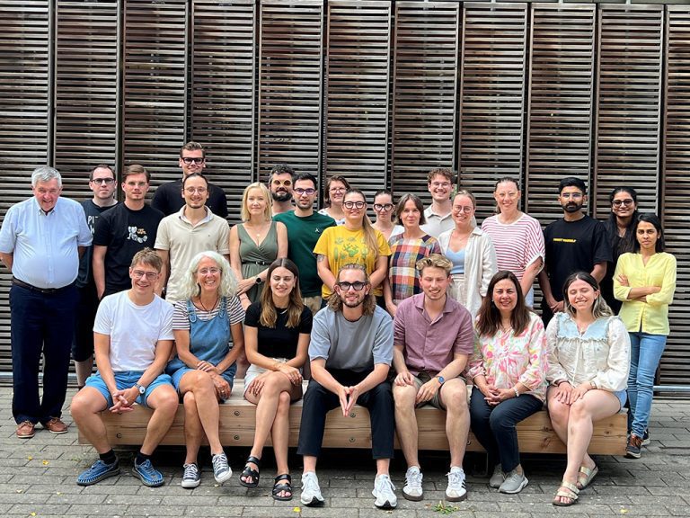 Lehrende und Studierende des Masterstudiengangs Vision Science and Business (Optometry) der Hochschule Aalen zum Auftakt des Studienjahres 2026/27