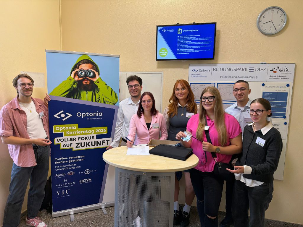Teilnehmende des 9. Karrieretags der Privaten Fachschule für Augenoptik und Optometrie Optonia in Diez