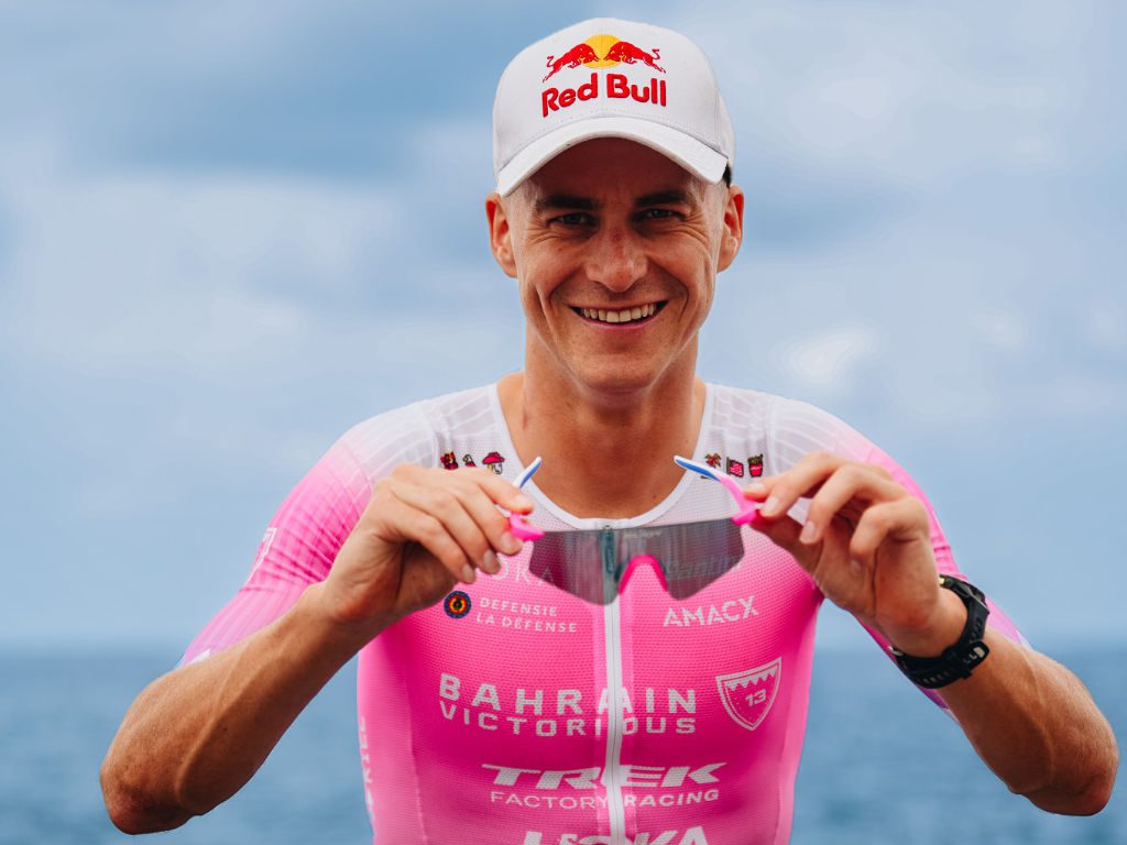 Marten Van Riel zeigt Rudy Project Astral Sportbrille